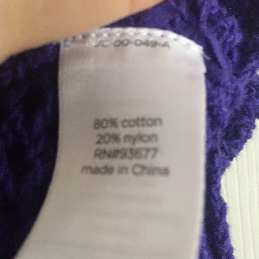 Sweater - Picture 6 of 7